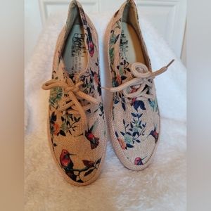 Hummingbird canvas shoes